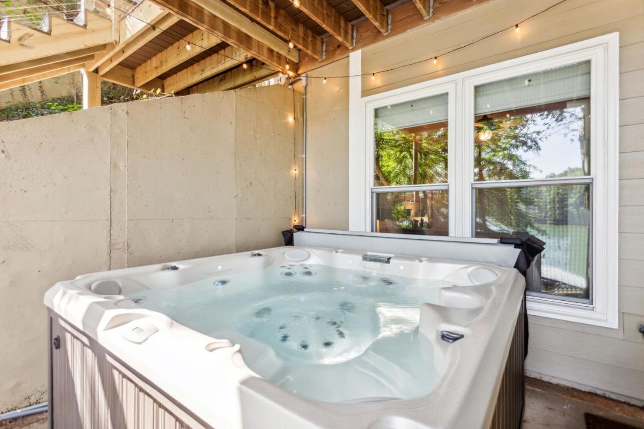 Lanier Landing - Private Dock Hot Tub Game Room ゲインズビル エクステリア 写真