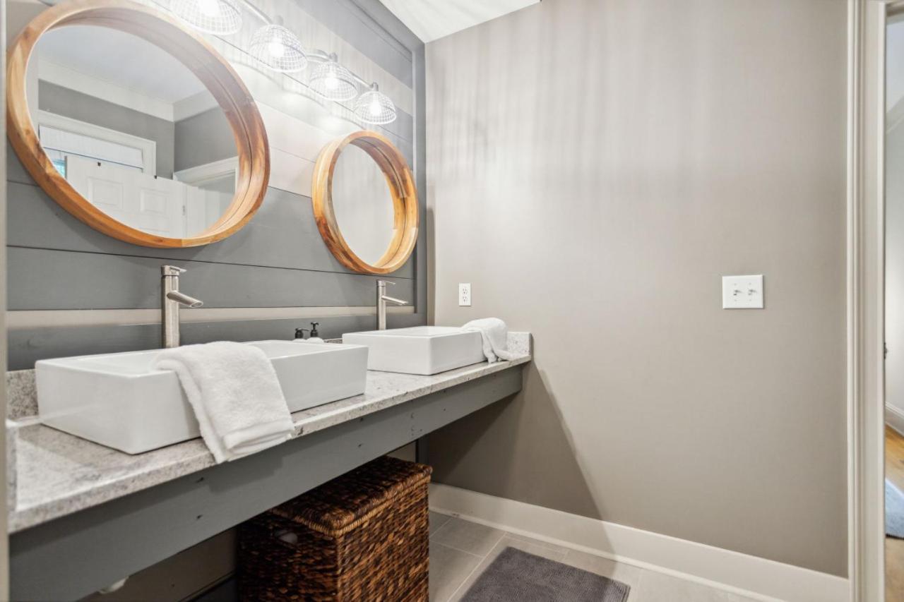 Lanier Landing - Private Dock Hot Tub Game Room ゲインズビル エクステリア 写真